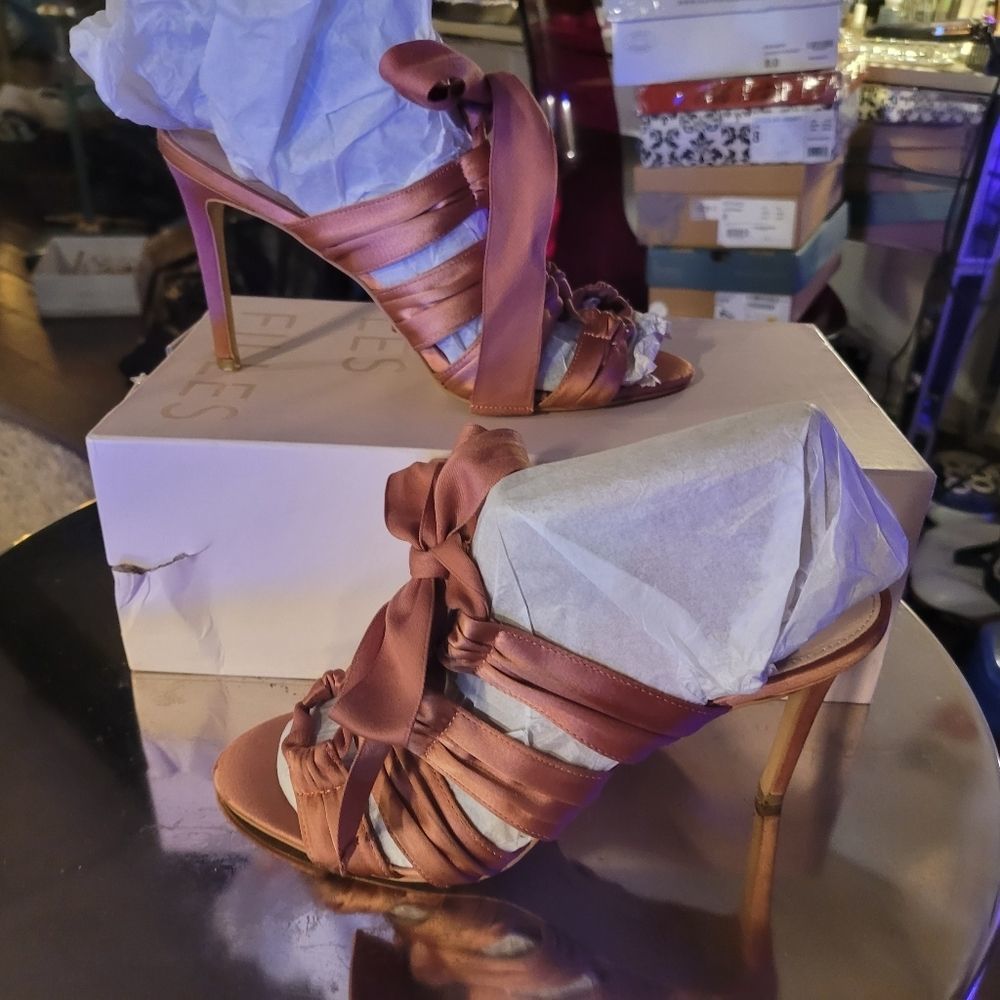 avec Les Filles  JADA RIBBON/LACE HEELS Dark Pink/Mauve Size 8M Gently Used